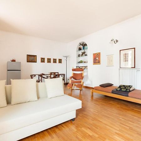 Cozy Apt With Balcony - Porta Romana District Milaan Buitenkant foto