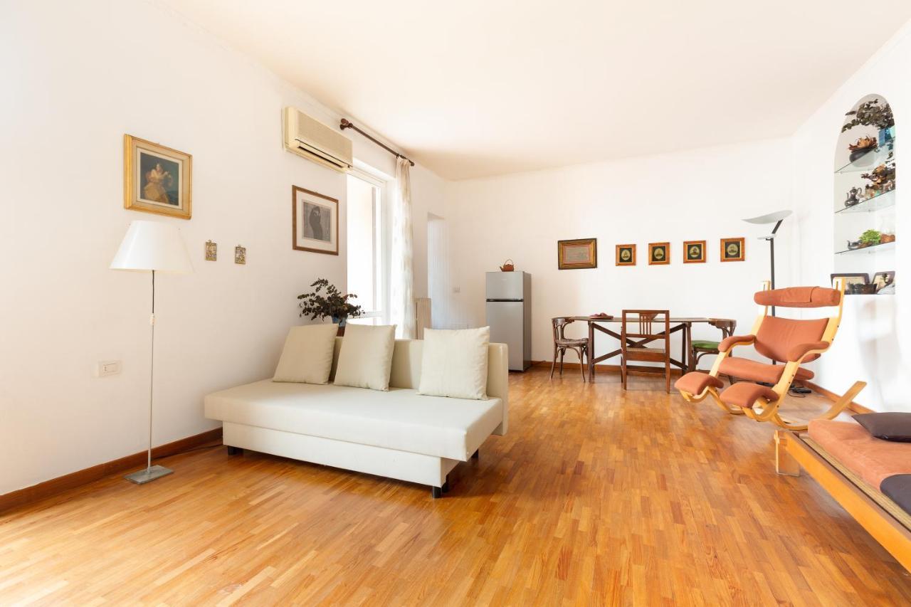 Cozy Apt With Balcony - Porta Romana District Milaan Buitenkant foto